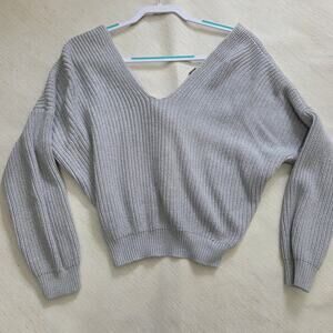 FOREVER 21 Woman's Grey Long Sleeve Sweater size S  half open cross back